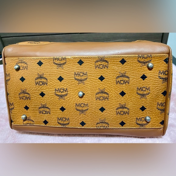 👜 MCM Visetos Cognac  Medium Boston Bag, with Lady Lion - 2-way bag - Picture 5 of 15